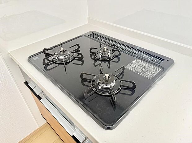 【3口ガスコンロ】■一度に多くの料理ができ便利で効率的