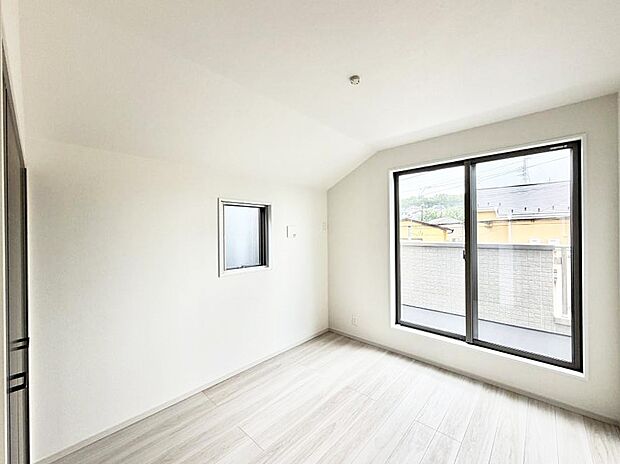 【リビング以外の居室】2号棟  ■機能的で使いやすいお部屋で毎日を快適に