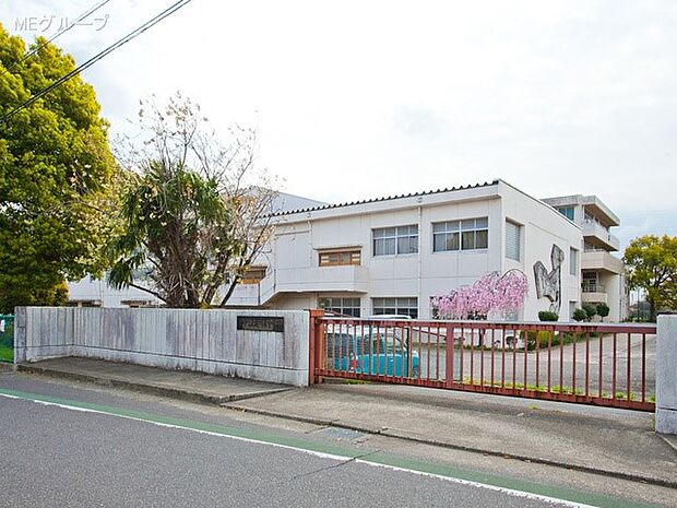 愛川町立愛川東中学校(約1,100m・徒歩14分)