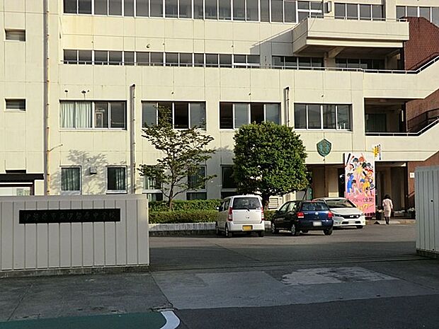 伊勢原市立伊勢原中学校(約800m・徒歩10分)