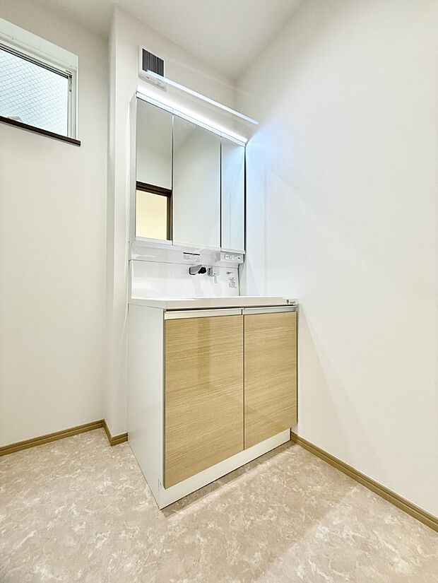 【洗面台・洗面所】■朝の準備がスムーズにできる広さです