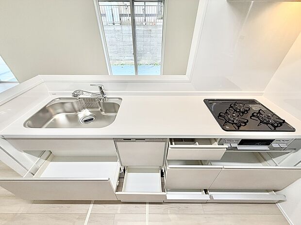 【キッチン】■シンプルで機能的、毎日使いやすいキッチン