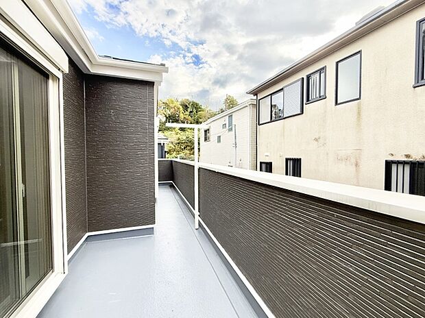 【バルコニー】■お洗濯物がよく乾く陽当たり良好のバルコニーです!