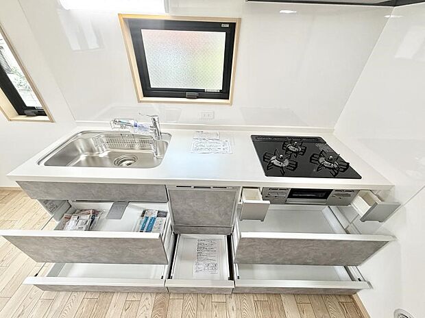 【キッチン】■シンプルで機能的、毎日使いやすいキッチン