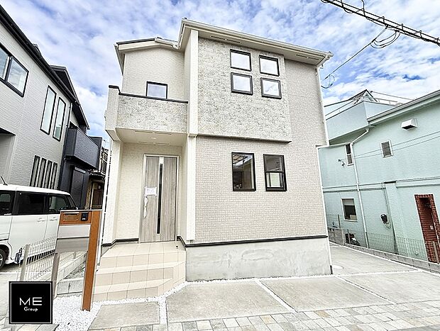 【現地外観写真】■暮らしを豊かにする充実した仕様設備で快適に