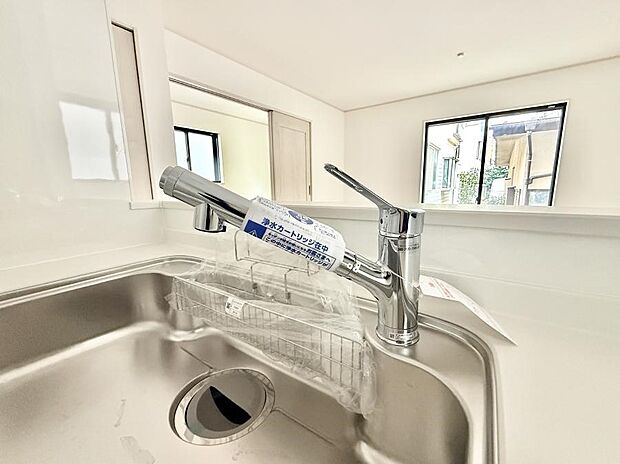 【浄水器】■清潔でおいしい水を手軽に供給してくれます