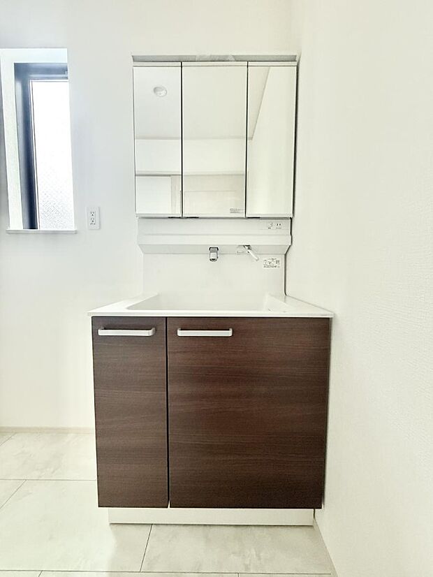 【洗面台・洗面所】■朝の準備がスムーズにできる広さです