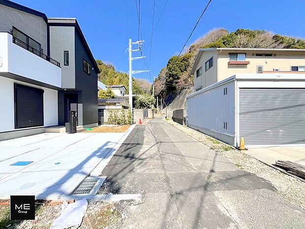 【前面道路含む現地写真】■この道を歩けば、毎日が少し特別になる