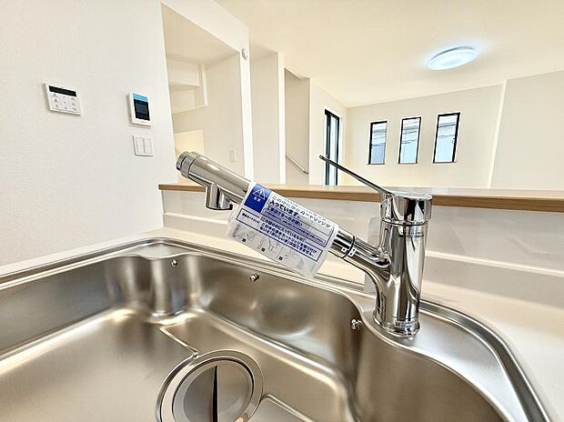 【浄水器】■清潔でおいしい水を手軽に供給してくれます