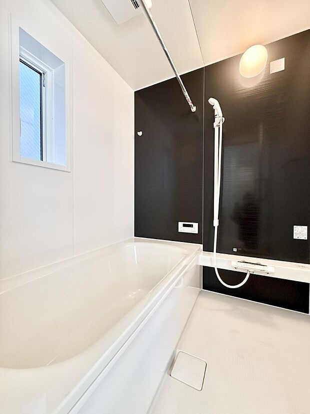 【浴室】■一日の疲れを癒す、心落ち着く空間です