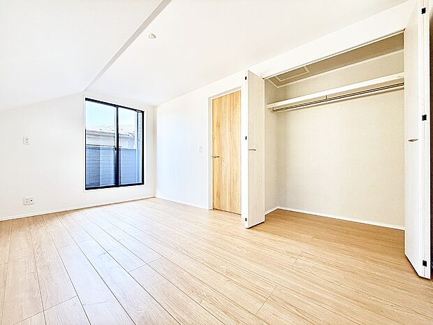 【洋室】■自分だけのスペース どんなお部屋にするかとっても楽しみですね