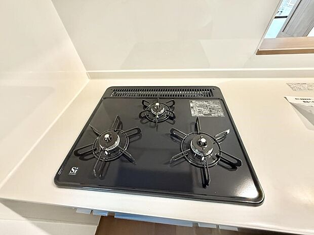 【3口ガスコンロ】■一度に多くの料理ができ便利で効率的