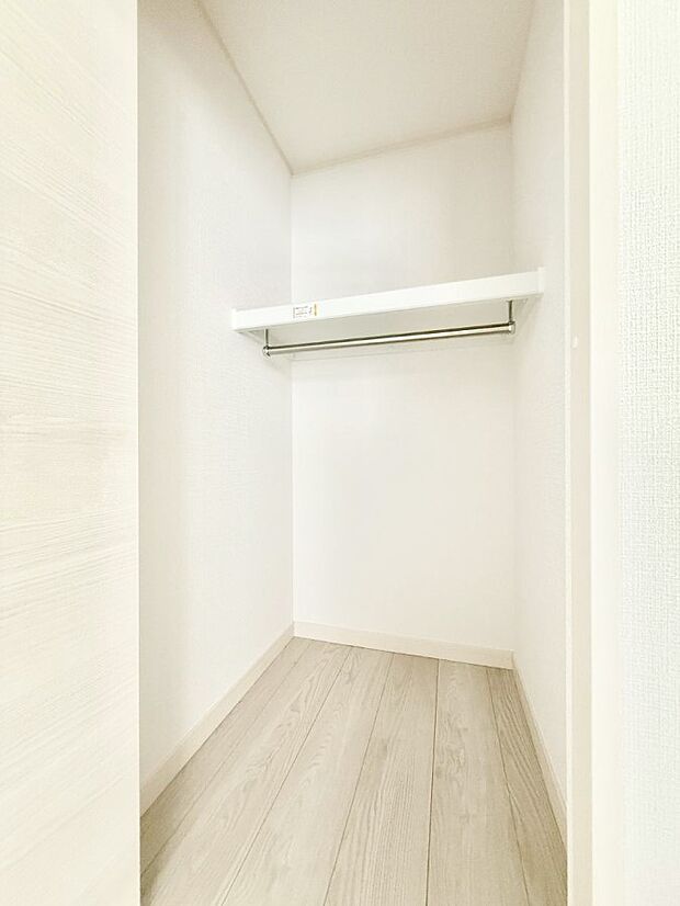 【収納】■WIC付きで衣類も荷物もまとめて収納