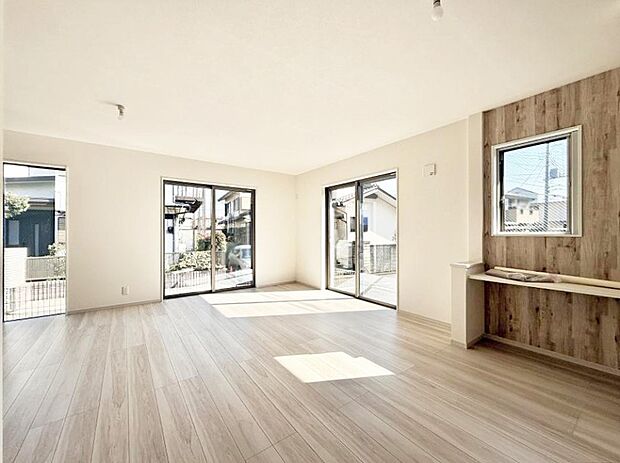 【リビング】■家族の時間を彩る、快適で癒される空間