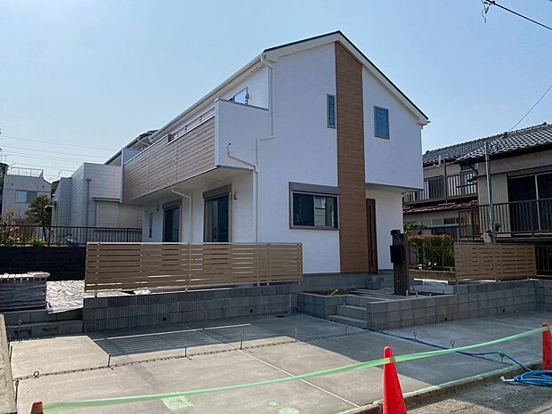 【前面道路含む現地写真】■この道を歩けば、毎日が少し特別になる