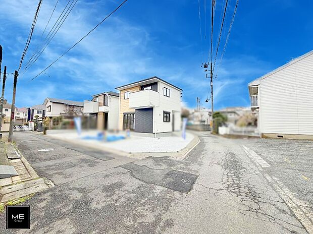 【現地外観写真】■暮らしを彩る充実した設備仕様が備わった住まい