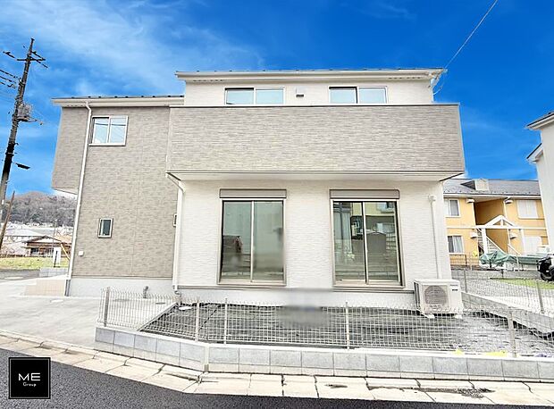 【現地外観写真】落ち着いたお洒落な外観  