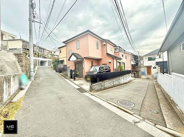【前面道路含む現地写真】■家族とのお出かけが楽しくなる環境です