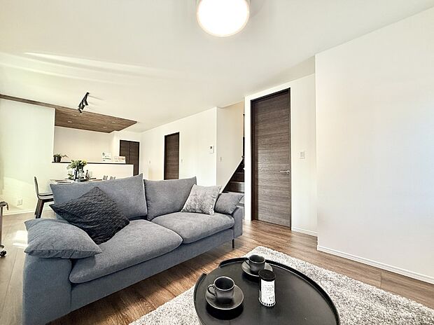 【リビングダイニング】■お気に入りの場所で、のんびりとした時間を