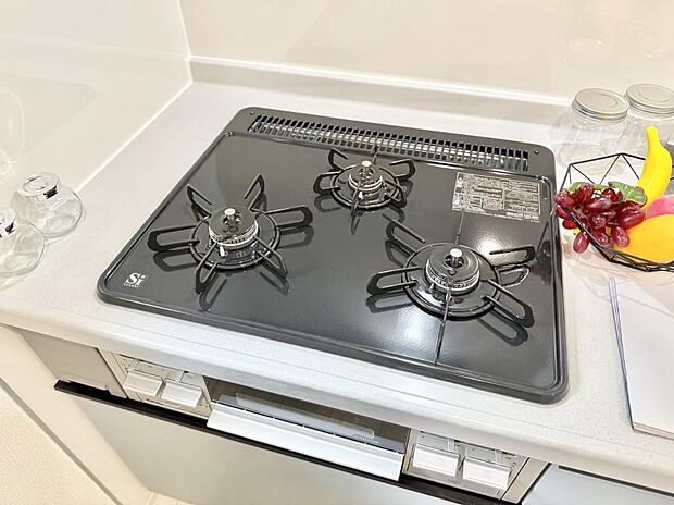 【3口ガスコンロ】■一度に多くの料理ができ便利で効率的