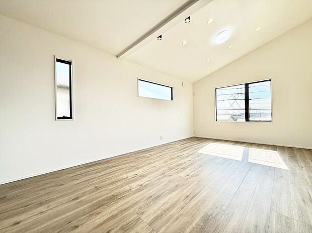 【リビングダイニング】■日常をちょっと特別にする、憩いの空間