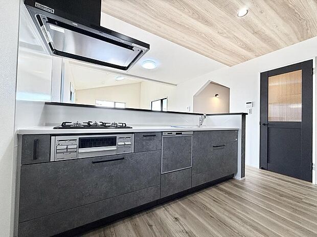 【キッチン】■美味しい時間が生まれる、笑顔あふれるキッチン