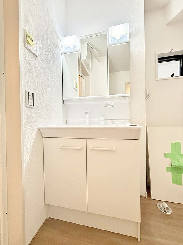 【洗面台・洗面所】■朝の準備がスムーズにできる広さです