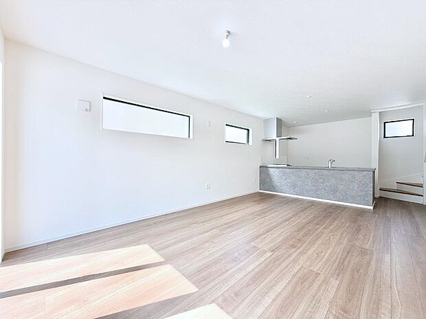 【リビング】■くつろぎと笑顔が集まる、心温まるリビング