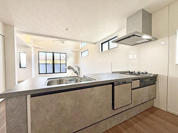 【ダイニングキッチン】■美味しさの魔法がかかる、特別なキッチン