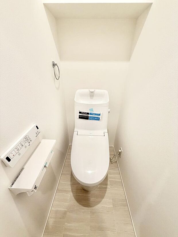 【トイレ】■明るく清潔感溢れるトイレ