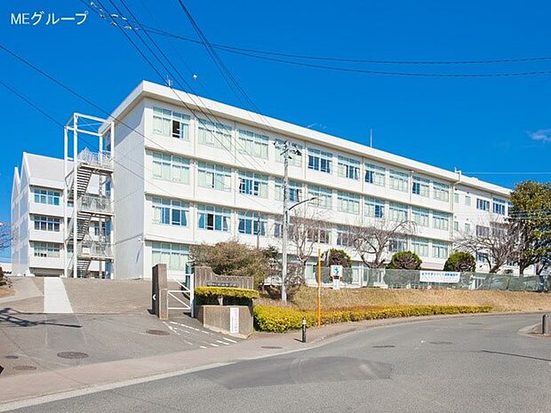 綾瀬市城山中学校（約1,650m・徒歩21分）