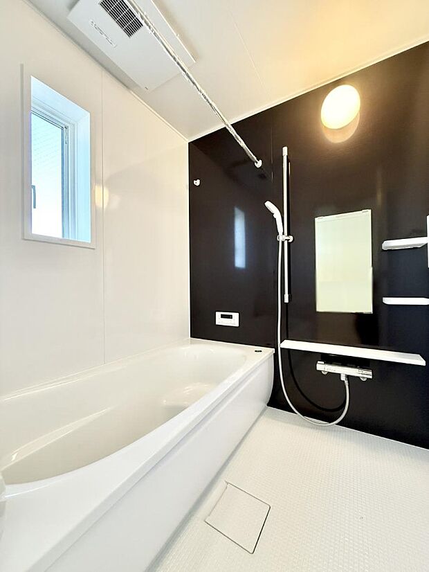 【浴室】■一日の疲れを癒す、心落ち着く空間です