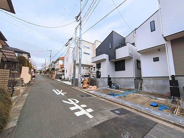 【前面道路含む現地写真】■この道を歩けば、毎日が少し特別になる