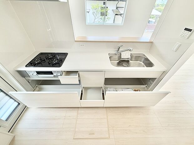 【キッチン】■アイデア広がる、クリエイティブな料理空間