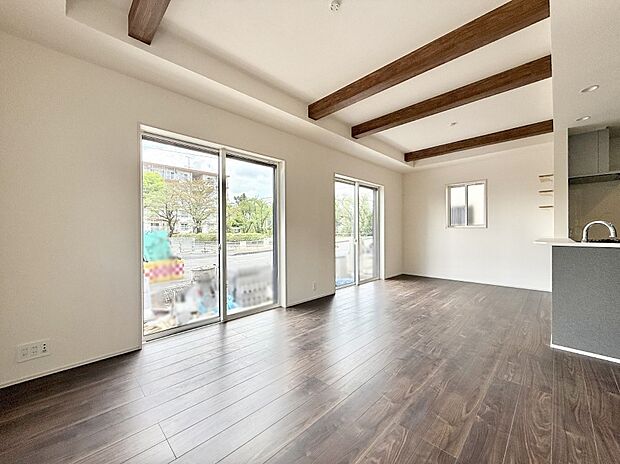 【リビングダイニング】■シンプルだけど贅沢、大切な人と過ごす心がほどける空間