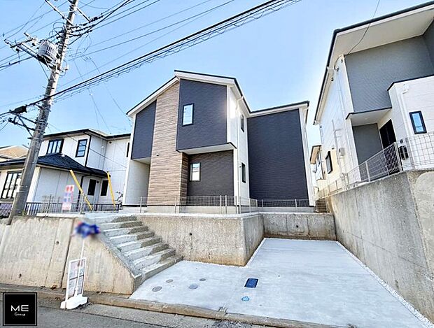 【現地外観写真】■暮らしを彩る充実した設備仕様が備わった住まい