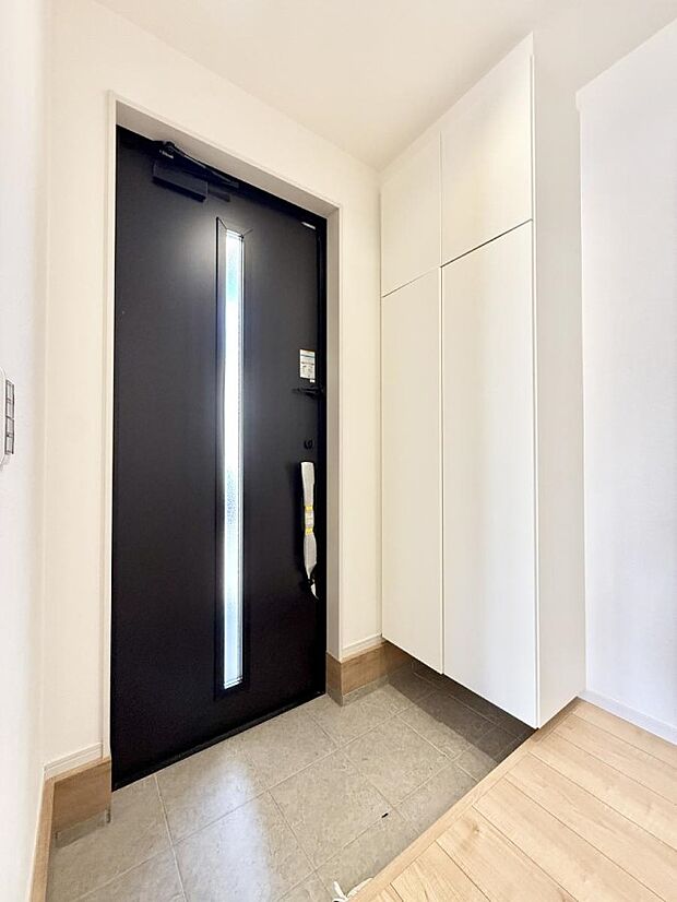【玄関】■ ここから始まる一日、すっきり整った玄関