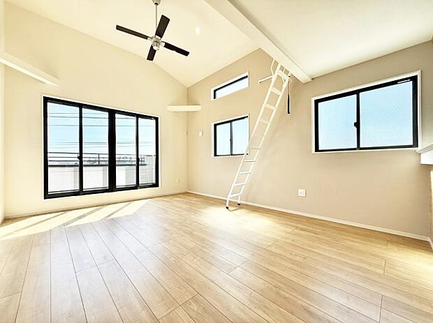 【リビングダイニング】■お気に入りの場所で、のんびりとした時間を