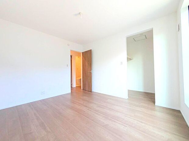 【洋室】■自分だけのスペース どんなお部屋にするかとっても楽しみですね