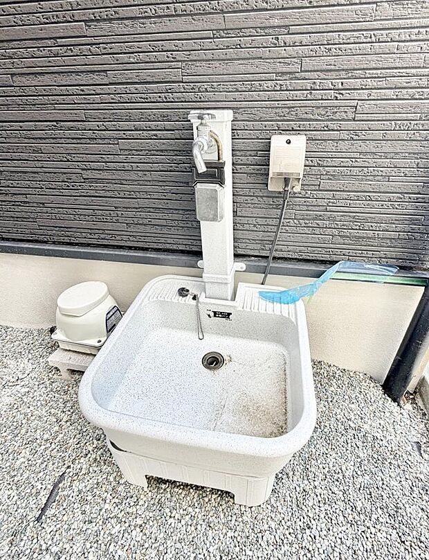 【その他現地】■ガーデニングや洗車などの際に大活躍な屋外立水栓  