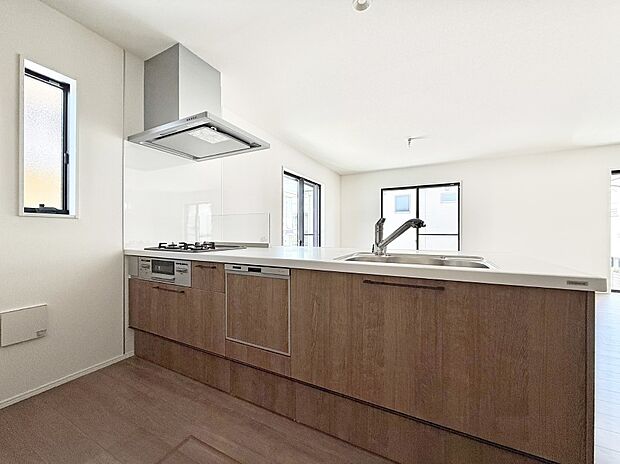 【キッチン】会話が深まる対面キッチン!家族との会話がはずみます