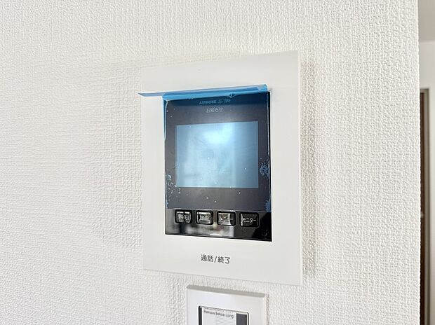 【TVモニター付インターフォン】■訪問者を確認できて安心感が増します