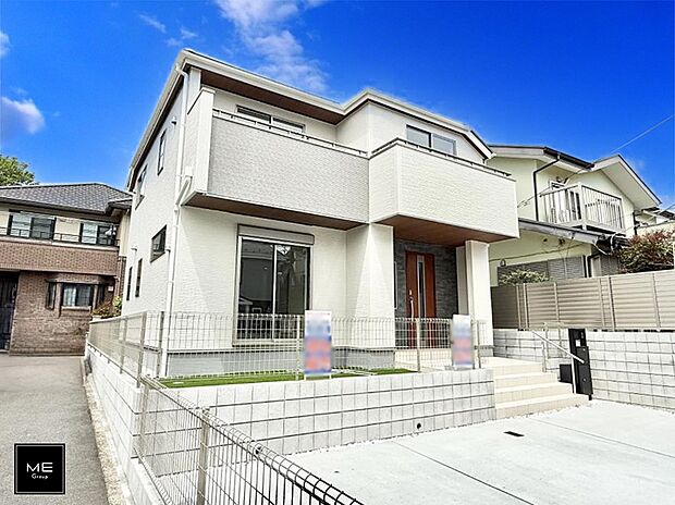 【現地外観写真】■暮らしを彩る充実した設備仕様が備わった住まい