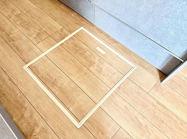 【床下収納】■隠れた収納スペースで家全体がスッキリ