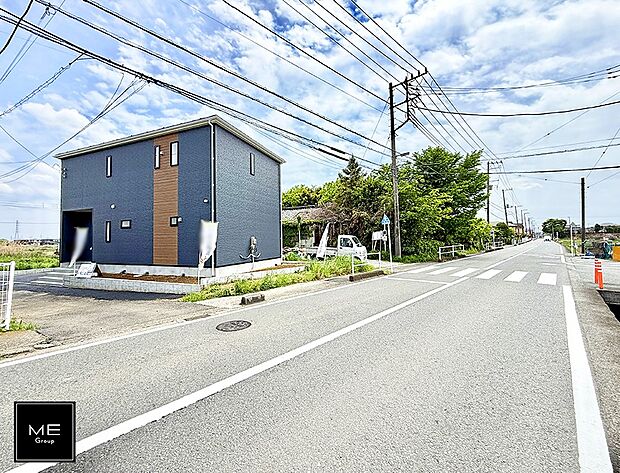 【前面道路含む現地写真】■家族とのお出かけが楽しくなる環境です