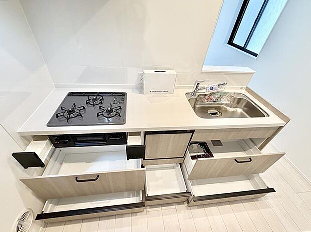 【キッチン】■シンプルで機能的、毎日使いやすいキッチン