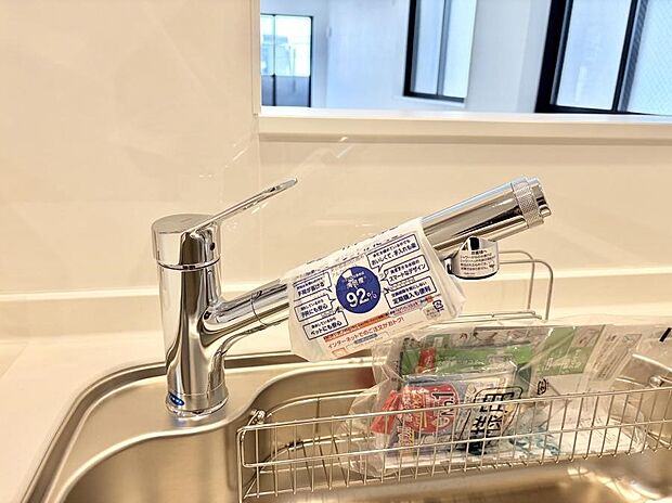 【浄水器】■清潔でおいしい水を手軽に供給してくれます