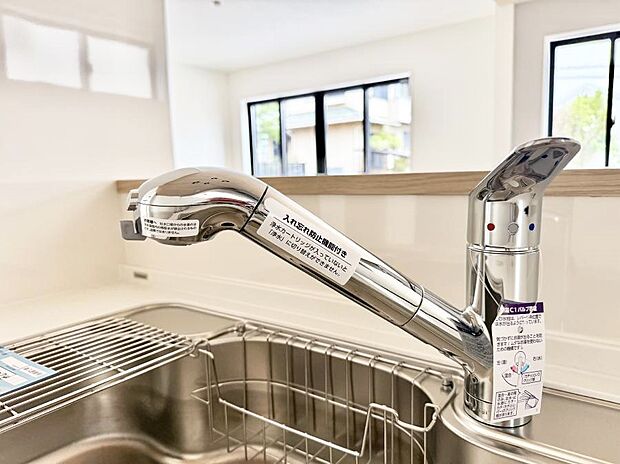 【浄水器】■清潔でおいしい水を手軽に供給してくれます