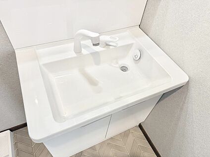 ハンドシャワー付洗面台
