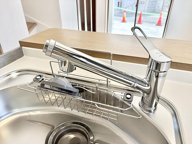 【浄水器】■清潔でおいしい水を手軽に供給してくれます